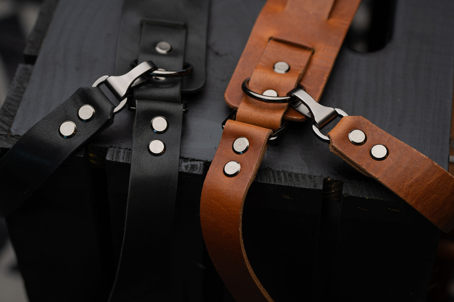 Journalist hybrid camera strap hardware close up